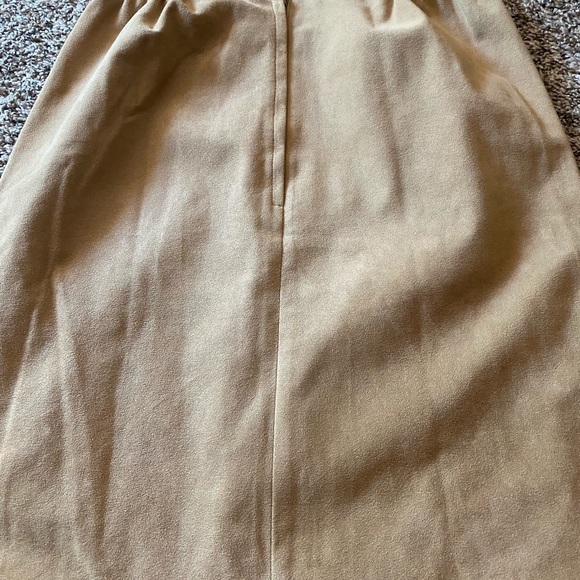 Suede like tan skirt. Size 10 - Picture 4 of 4
